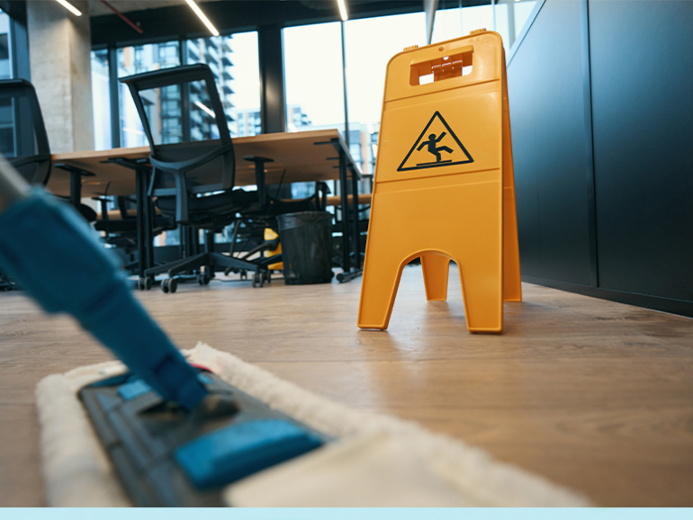 Confía en los expertos: beneficios de contratar un servicio de limpieza profesional