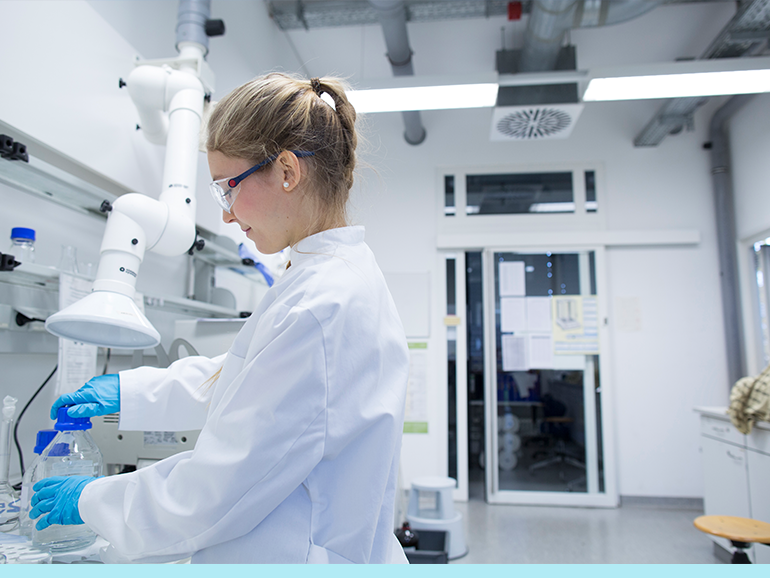 La importancia de una desinfección profesional en la industria farmacéutica