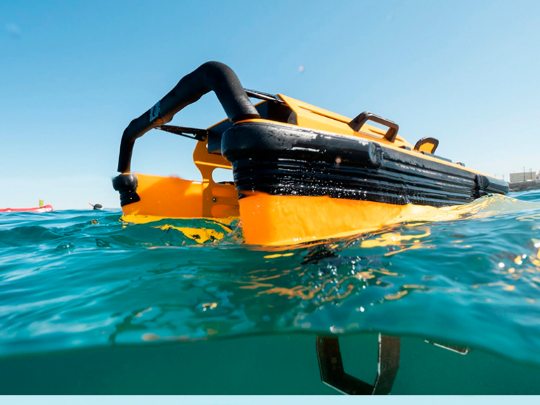 Limpieza y mantenimiento de la lámina de agua mediante drones marinos automáticos